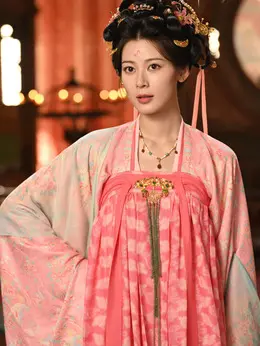 严馥之（赵昭仪饰演）